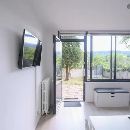 A La Meuliere D'orsay, Vue Sur La Vallee, Au Calme